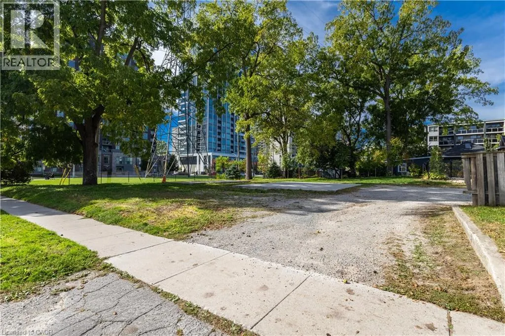 3/4 ELGIN Street