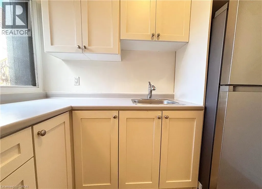 76 WENTWORTH Street S Unit# 2, #2