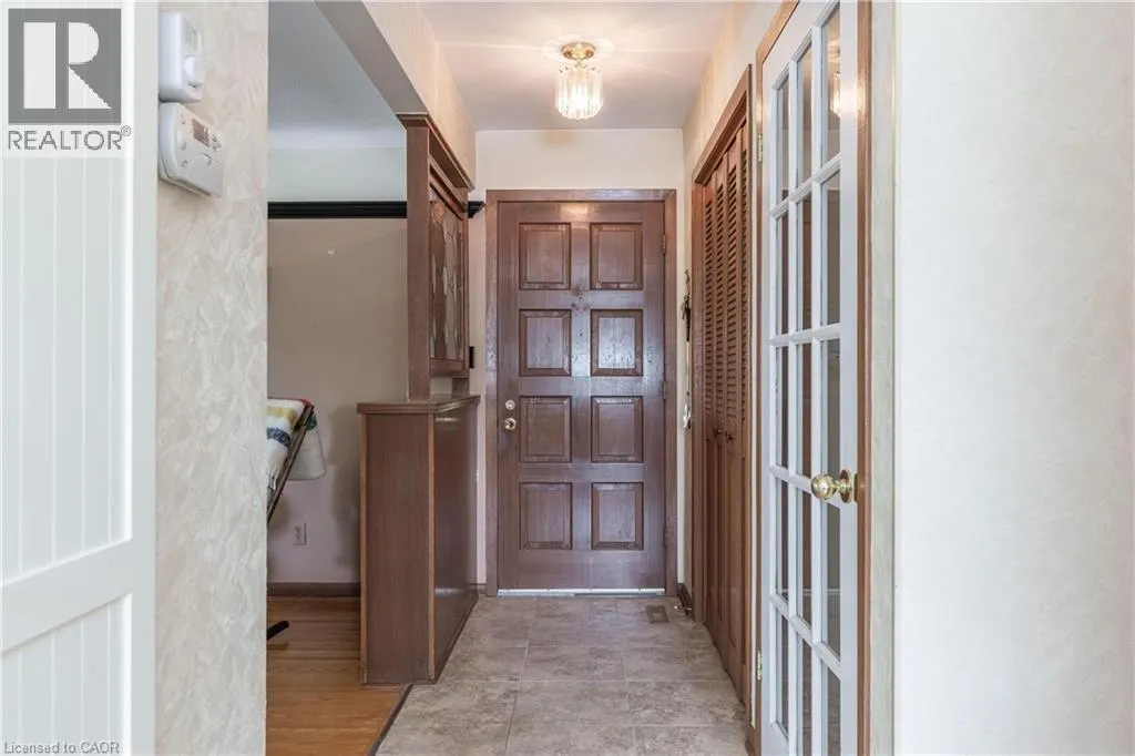 8 JEFFERSON Drive