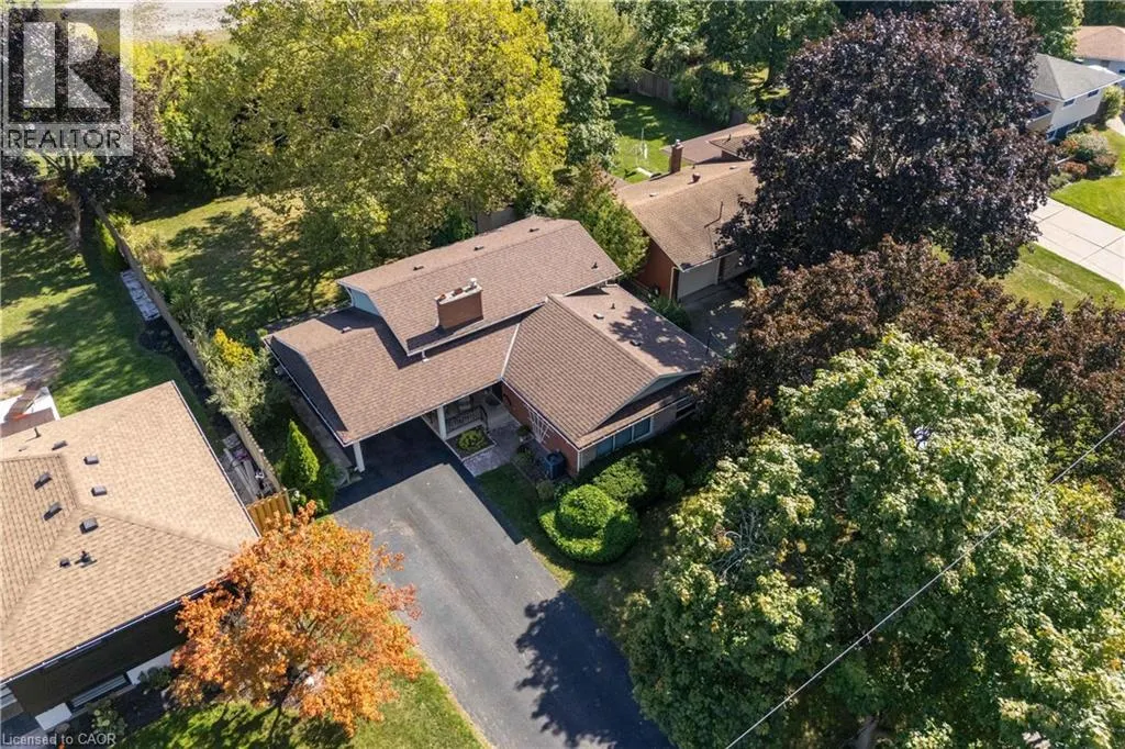 8 JEFFERSON Drive