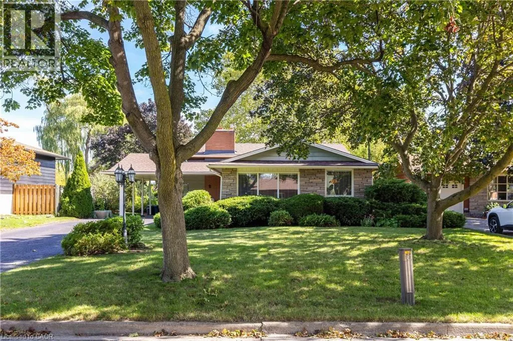 8 JEFFERSON Drive