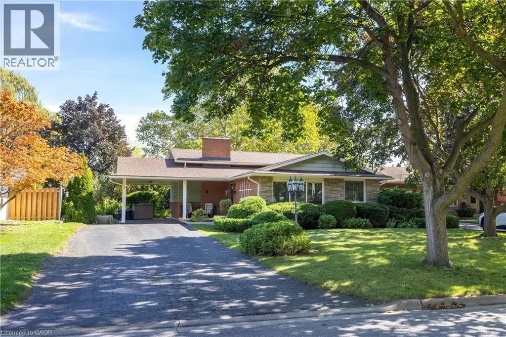 8 JEFFERSON Drive
