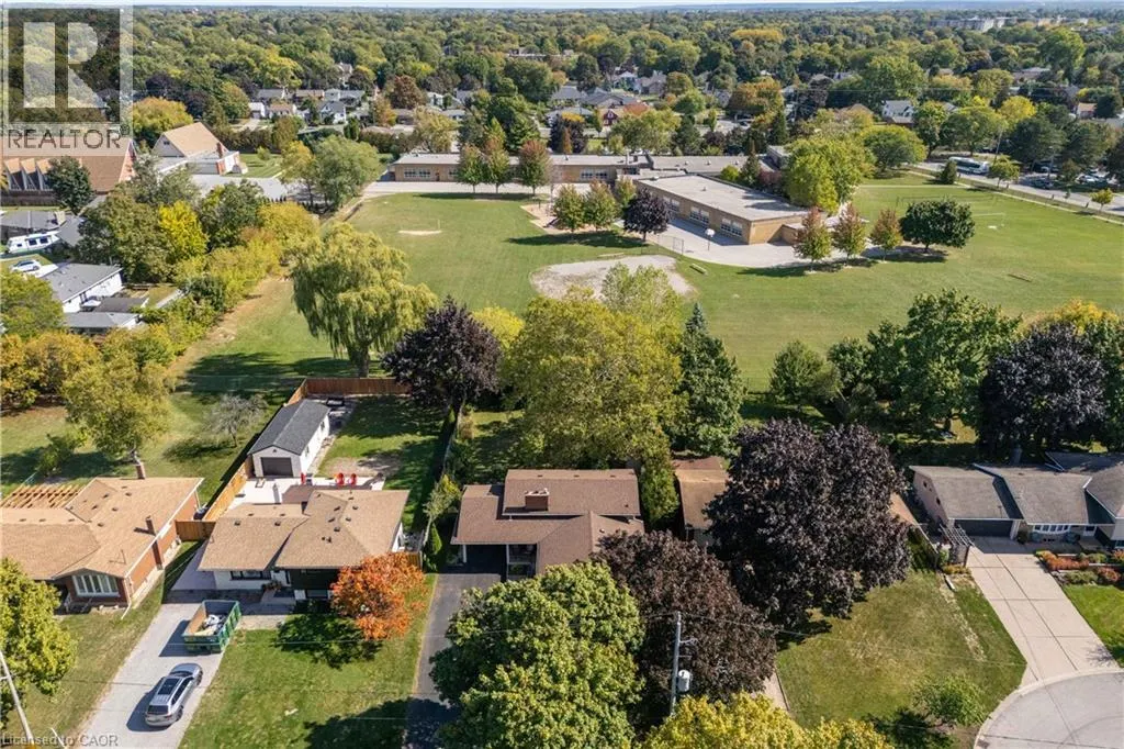 8 JEFFERSON Drive