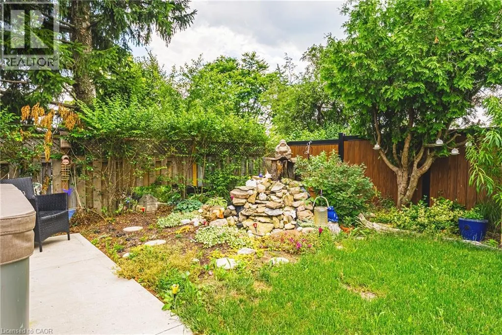 44 BILLINGTON Crescent
