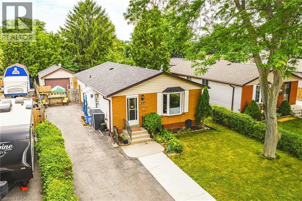 44 BILLINGTON Crescent