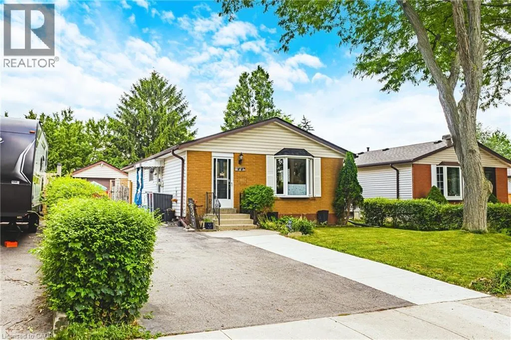 44 BILLINGTON Crescent