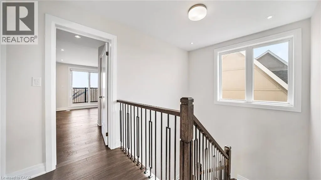 102 SETTLERS Road E