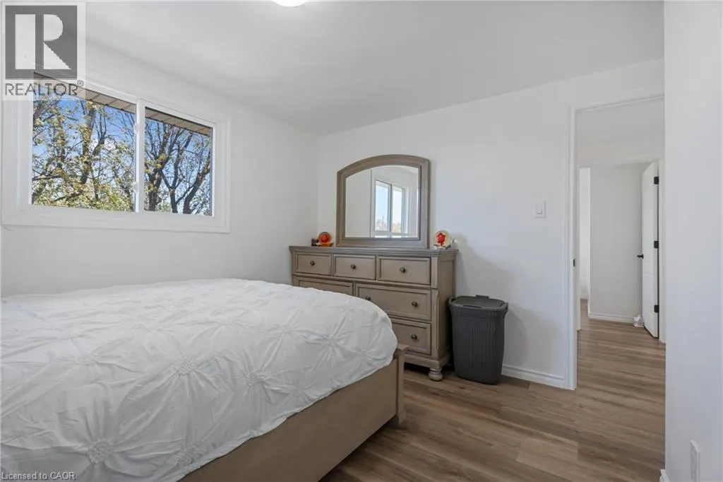879 UPPER SHERMAN Avenue