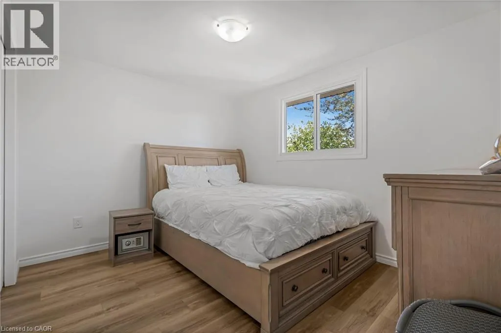 879 UPPER SHERMAN Avenue