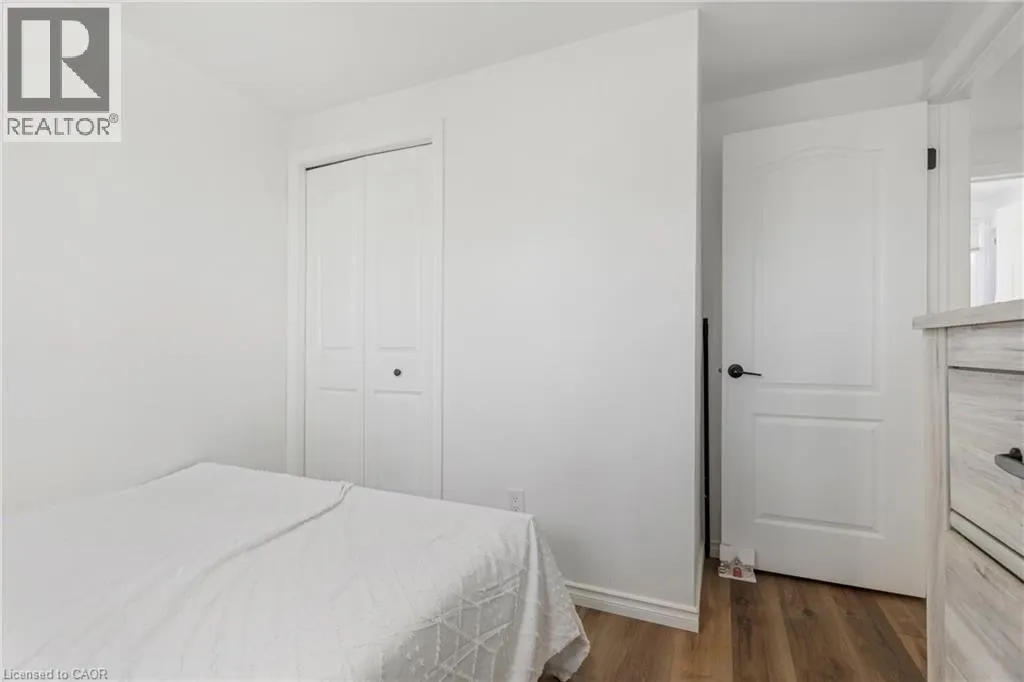 879 UPPER SHERMAN Avenue