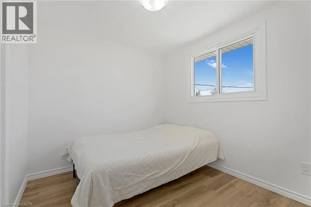 879 UPPER SHERMAN Avenue