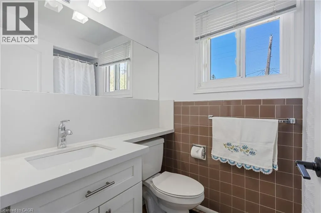 879 UPPER SHERMAN Avenue