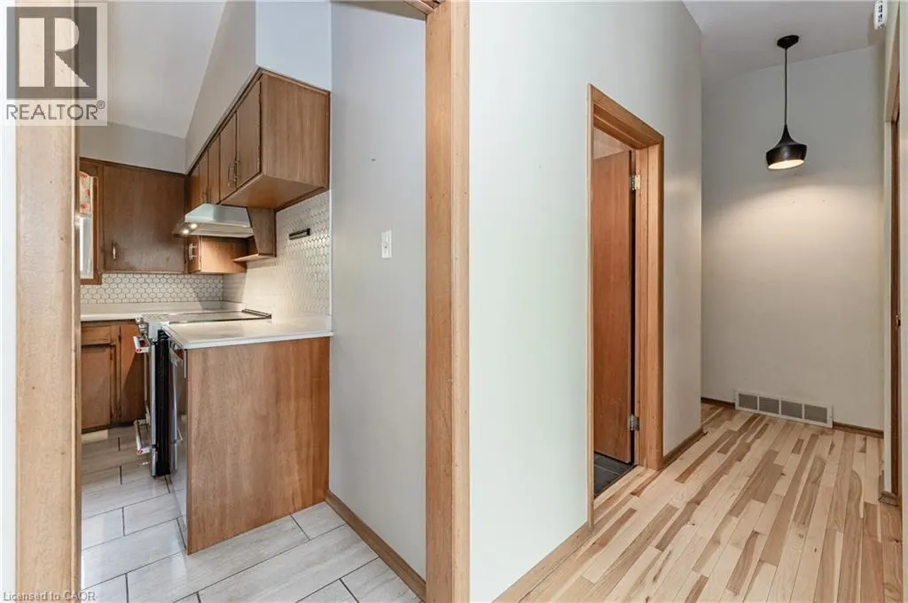58 CYPRUS Drive Unit# UPPER, #UPPER