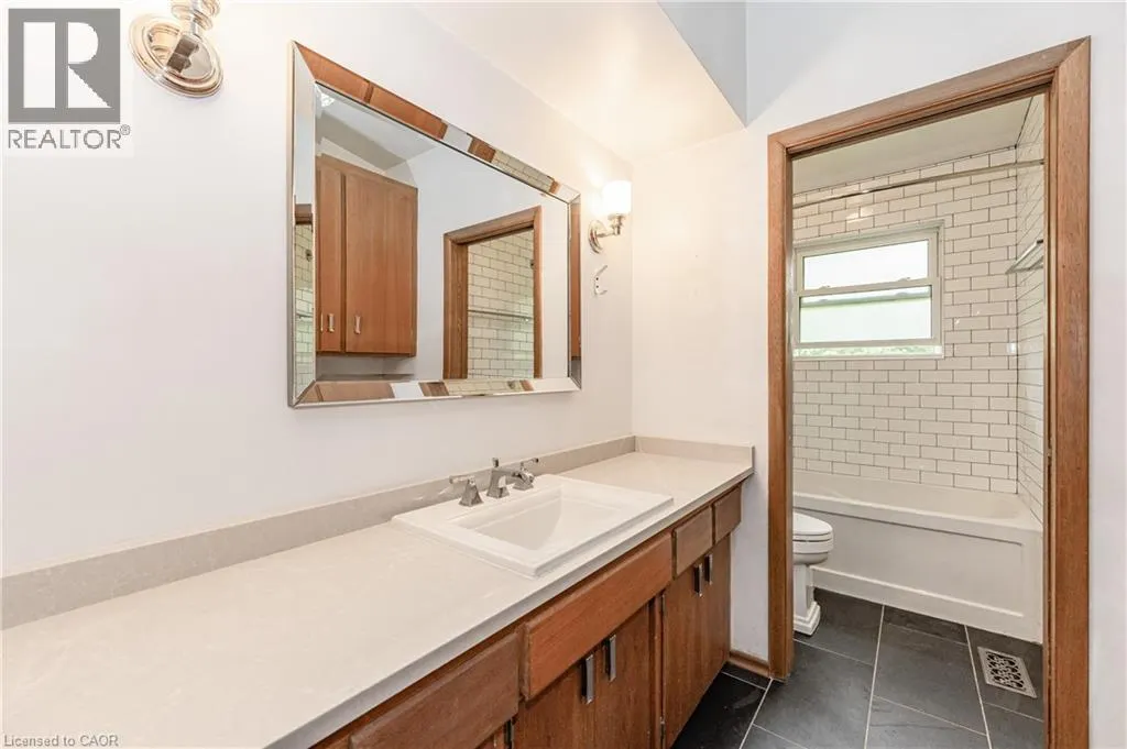 58 CYPRUS Drive Unit# UPPER, #UPPER