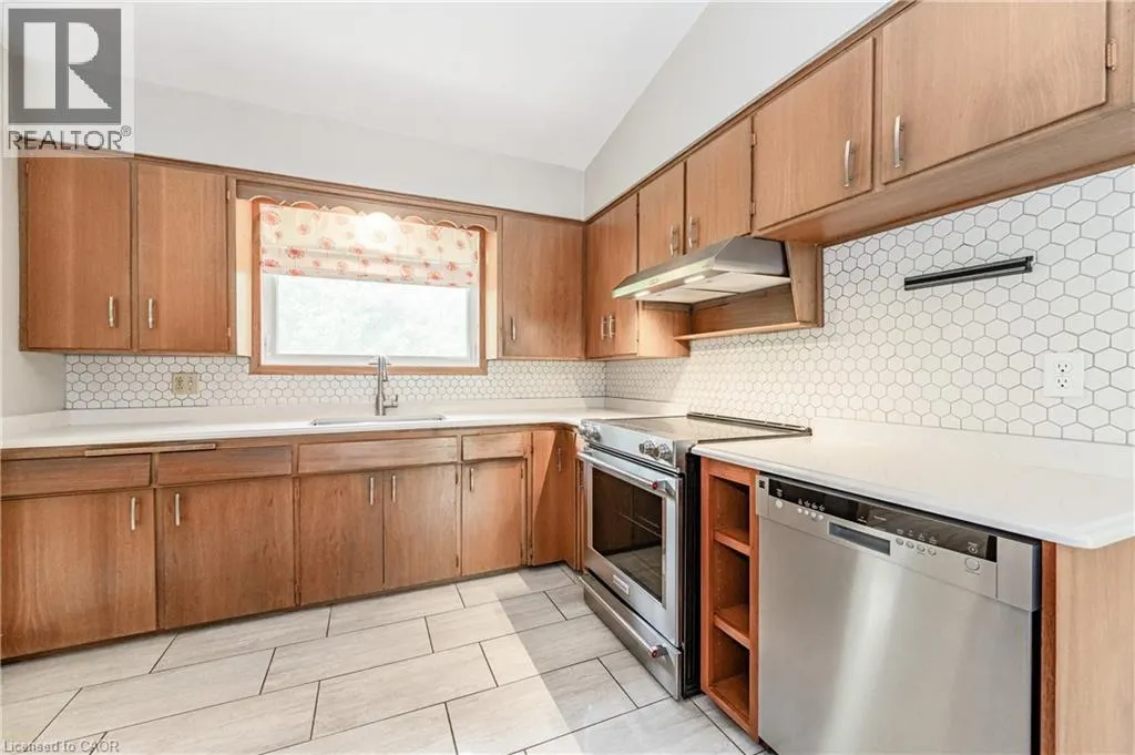58 CYPRUS Drive Unit# UPPER, #UPPER