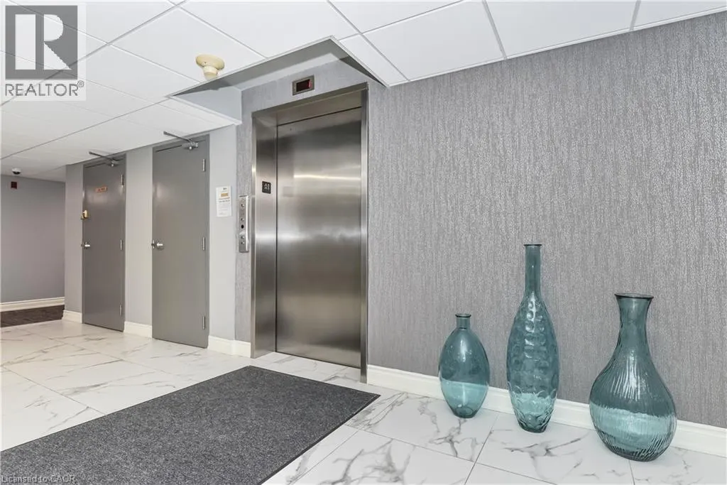 3499 UPPER MIDDLE Road Unit# 404, #404