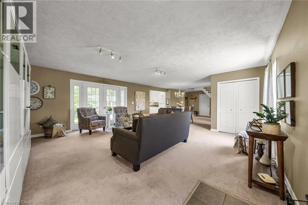 1042 RIVER Road