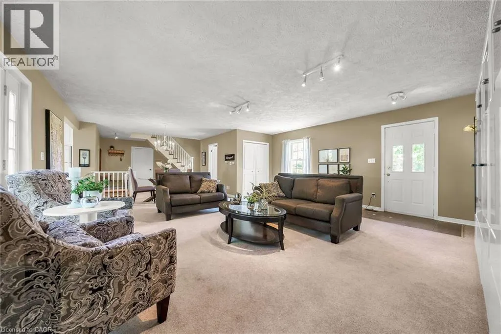 1042 RIVER Road