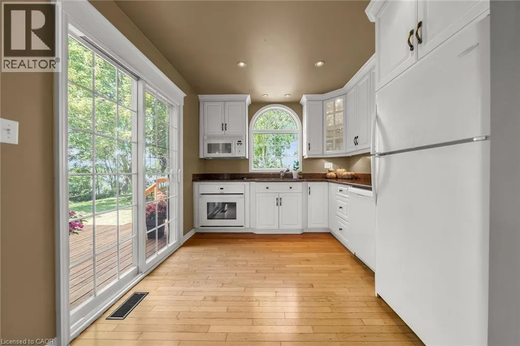 1042 RIVER Road