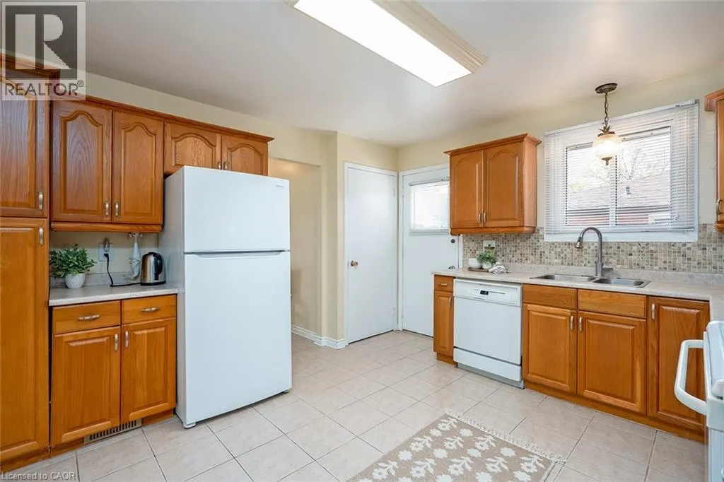 177 LAVINA Crescent