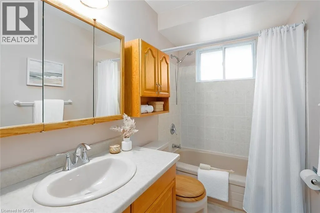 177 LAVINA Crescent