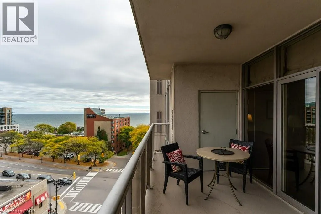 1477 LAKESHORE Road Unit# 702, #702
