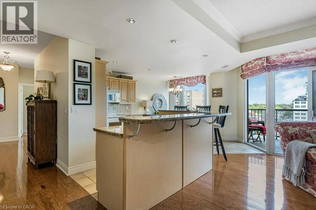 1477 LAKESHORE Road Unit# 702, #702