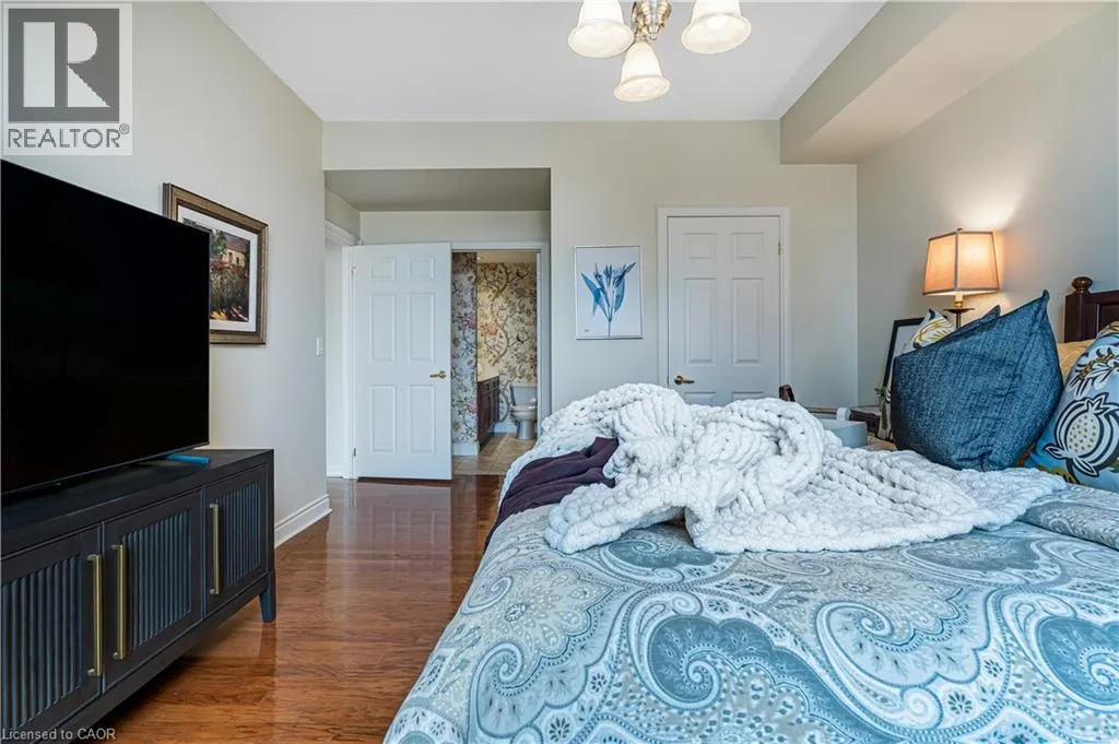 1477 LAKESHORE Road Unit# 702, #702