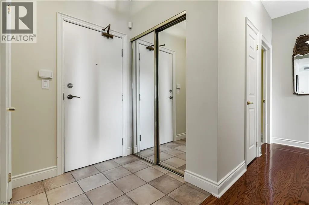 1477 LAKESHORE Road Unit# 702, #702