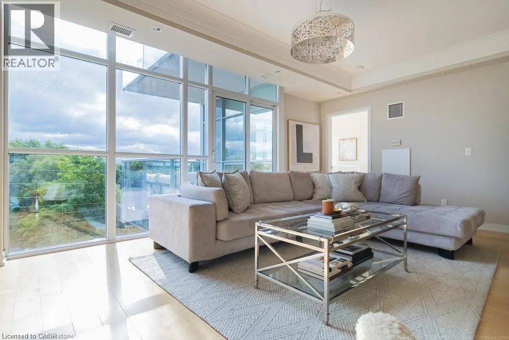 551 MAPLE Avenue Unit# 607, #607