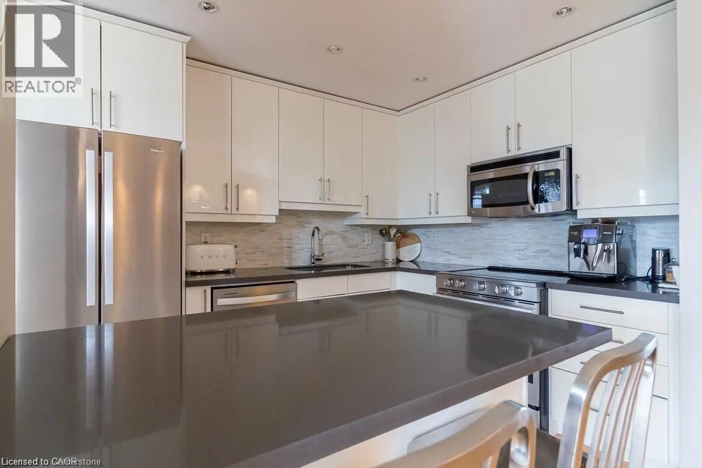 551 MAPLE Avenue Unit# 607, #607