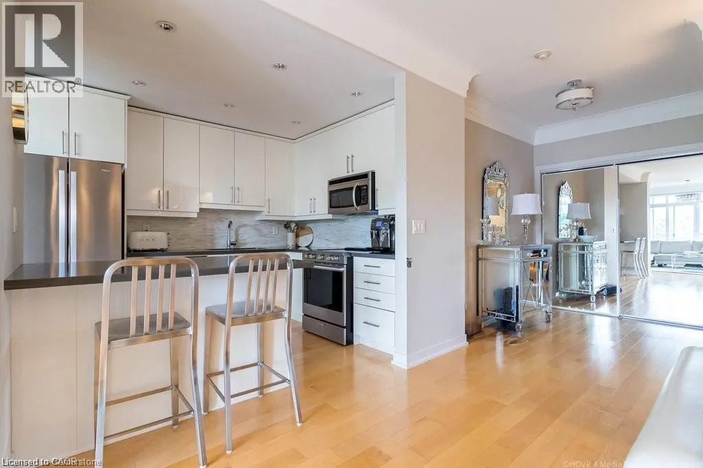 551 MAPLE Avenue Unit# 607, #607