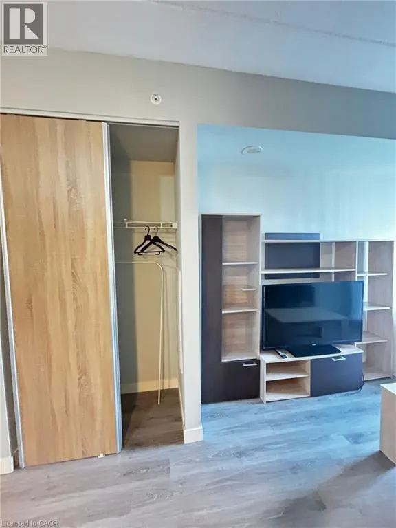 318 SPRUCE Street Unit# 1604, #1604