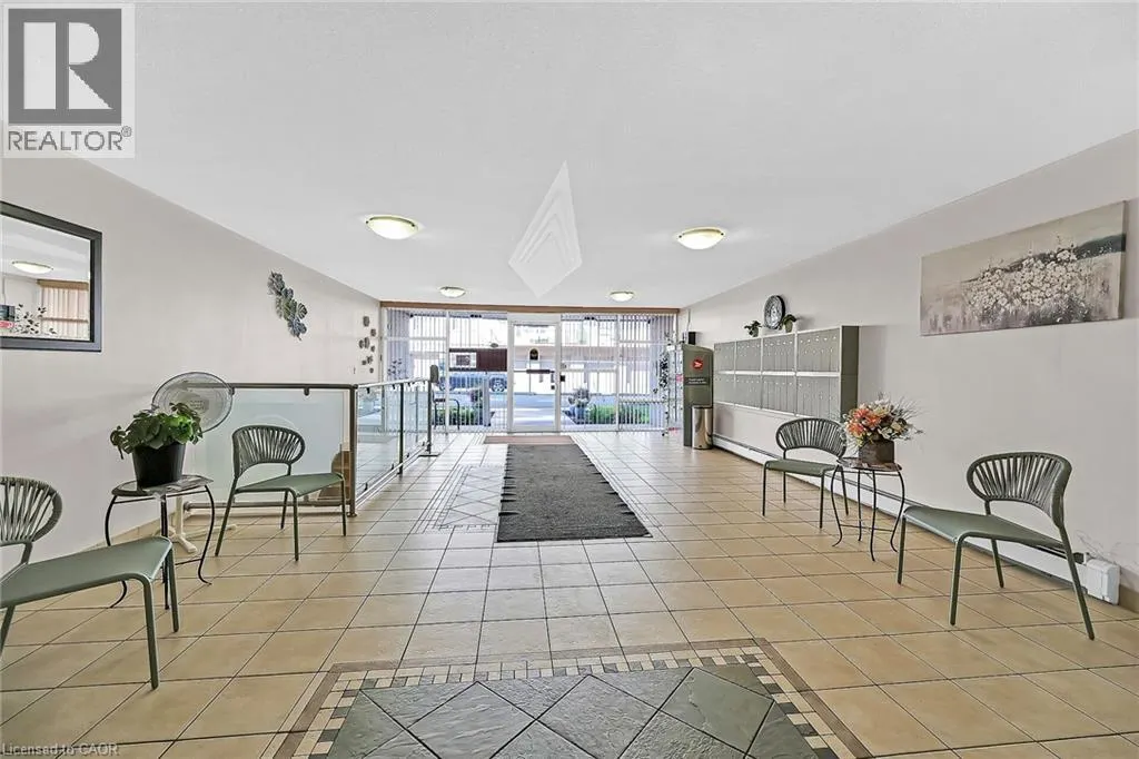 510 QUEENSTON Road Unit# 404, #404