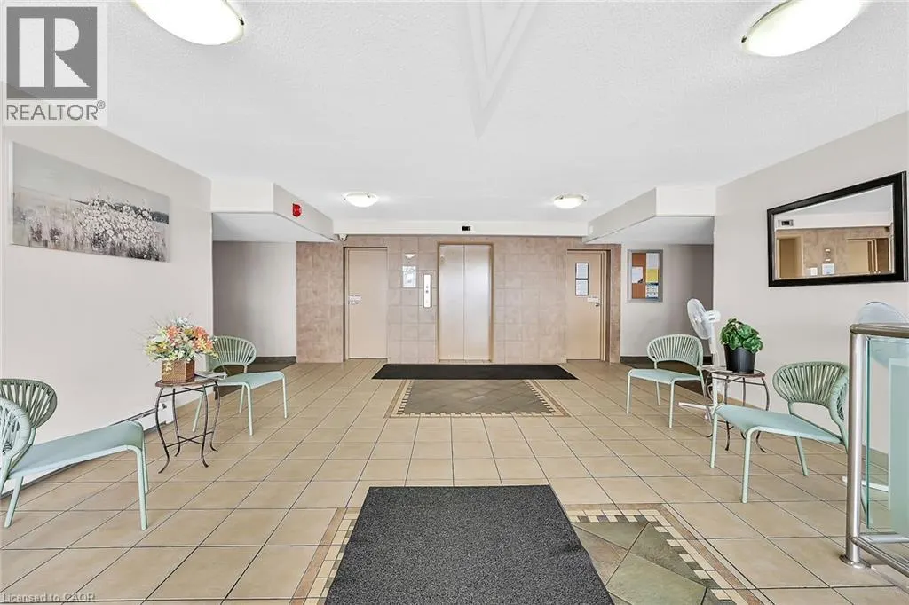 510 QUEENSTON Road Unit# 404, #404