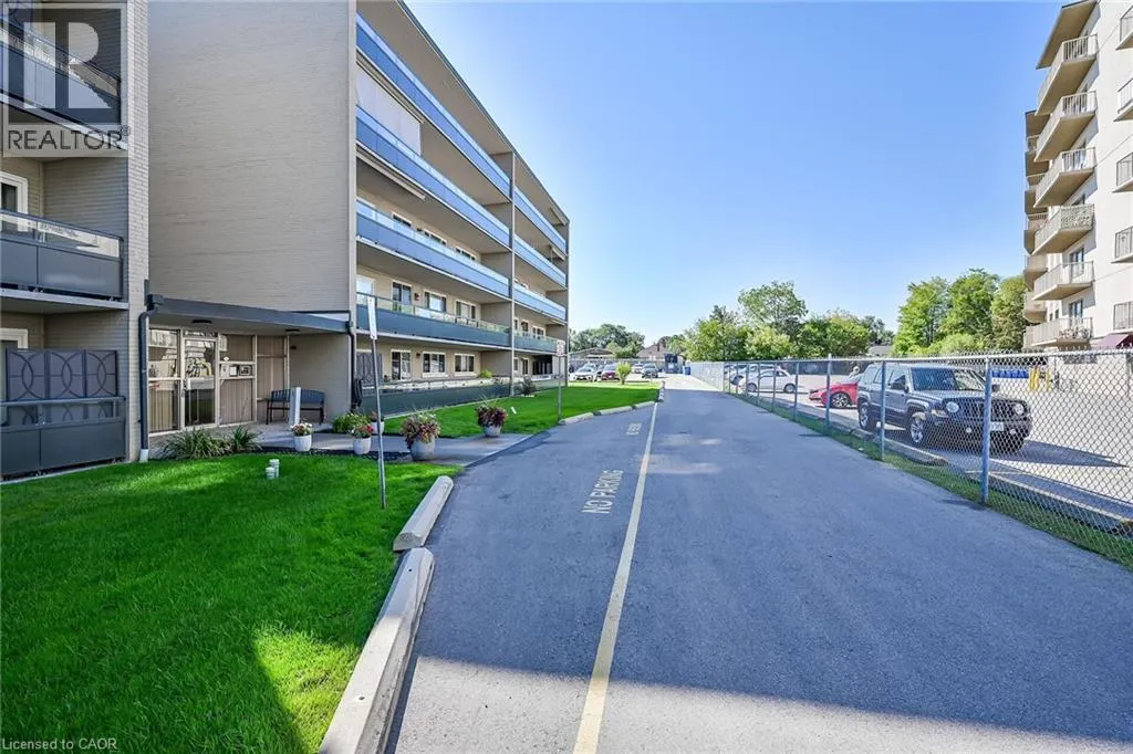 510 QUEENSTON Road Unit# 404, #404