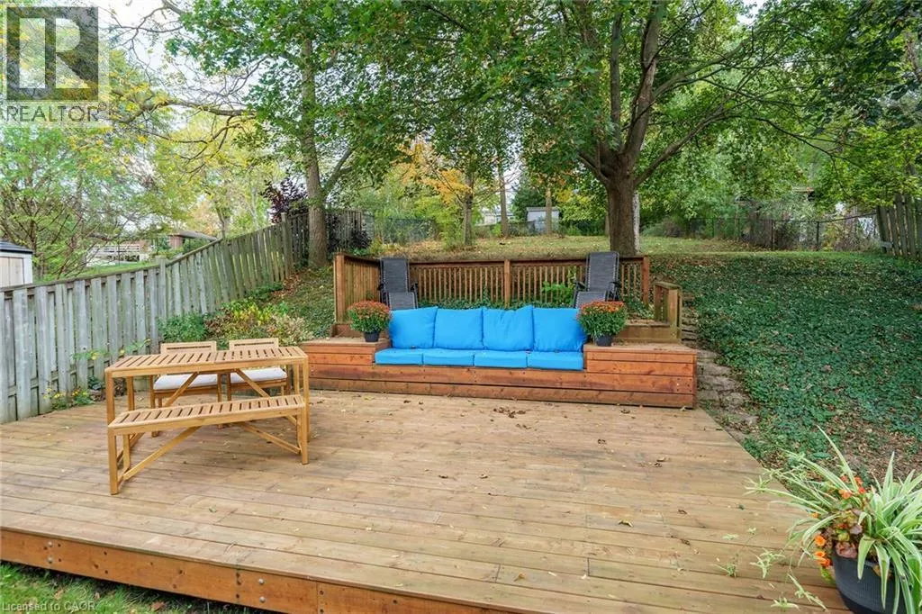 28 PLEASANT Avenue