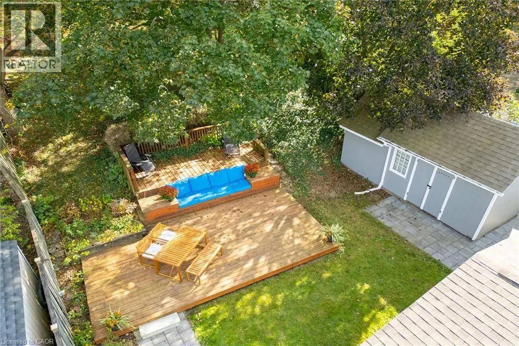 28 PLEASANT Avenue