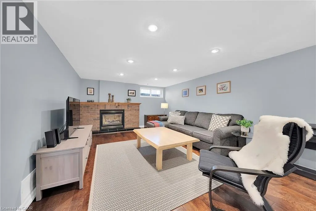 28 PLEASANT Avenue