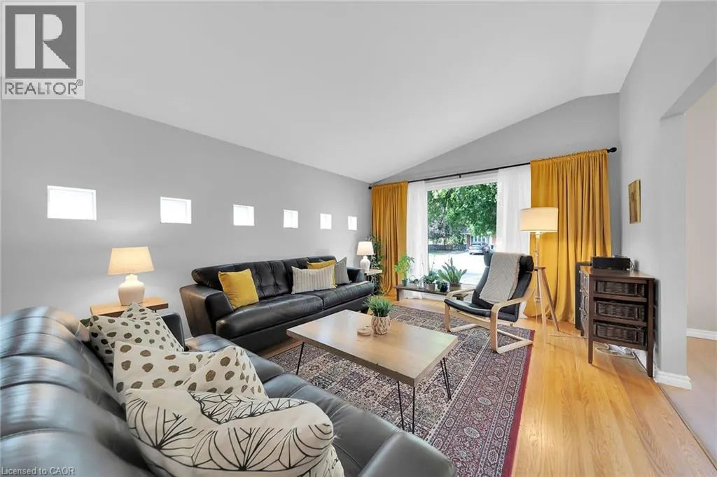 28 PLEASANT Avenue