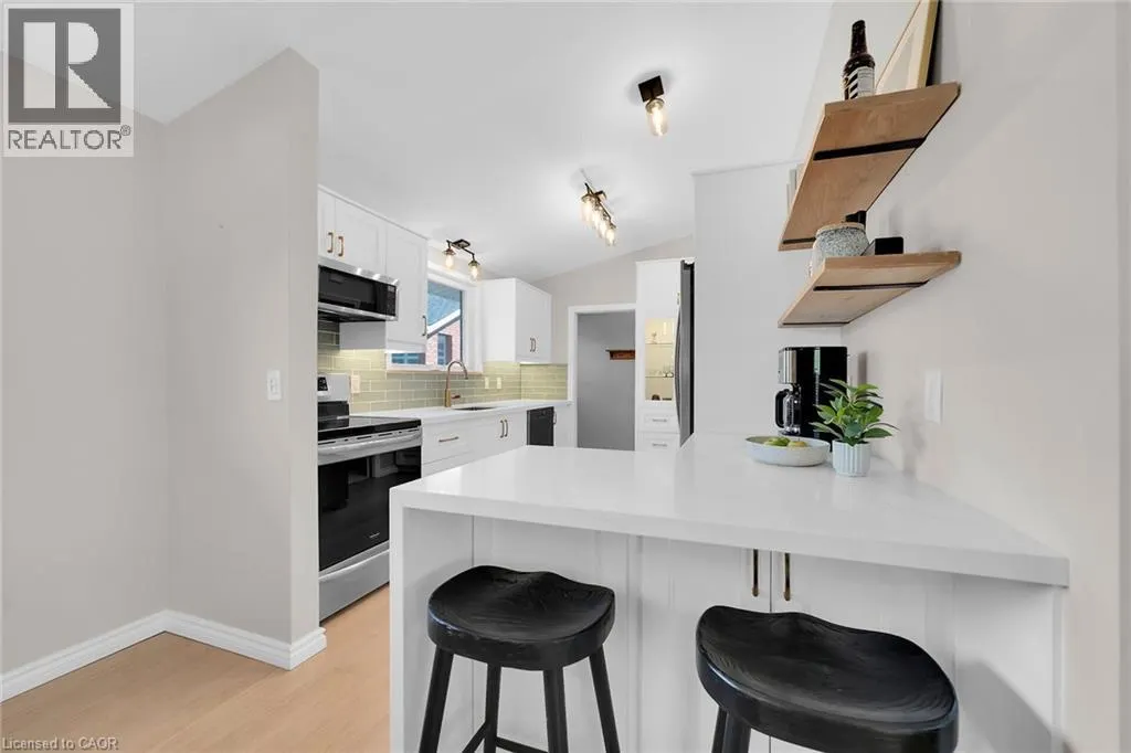 28 PLEASANT Avenue