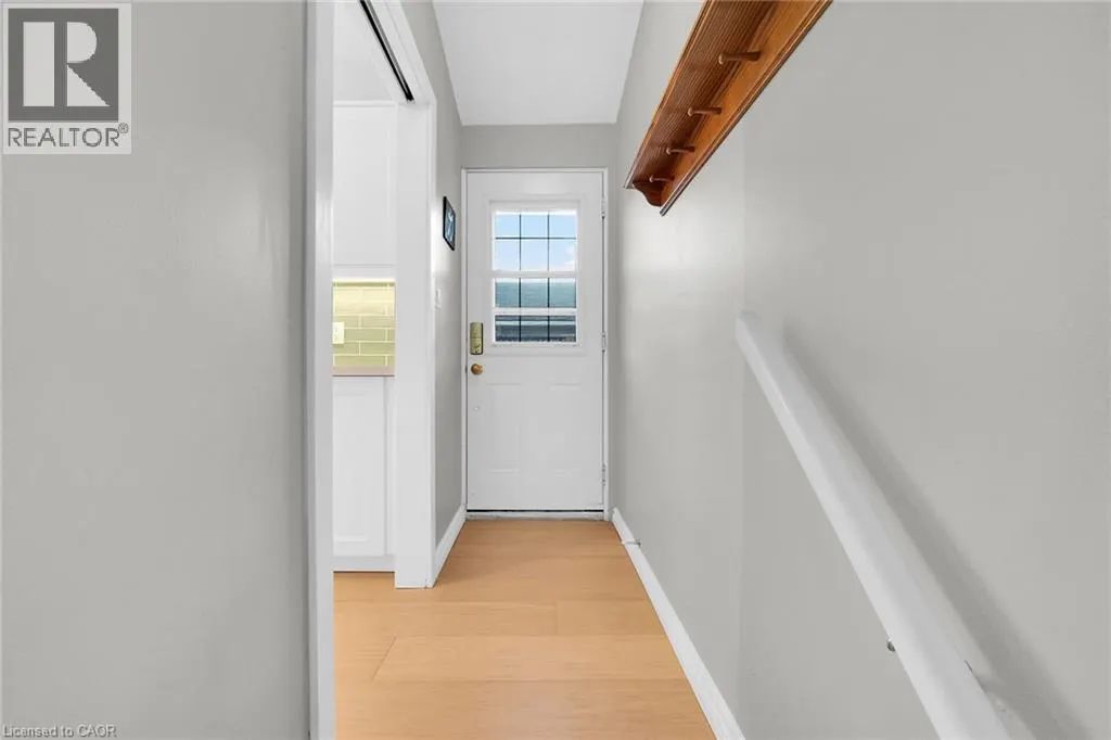 28 PLEASANT Avenue
