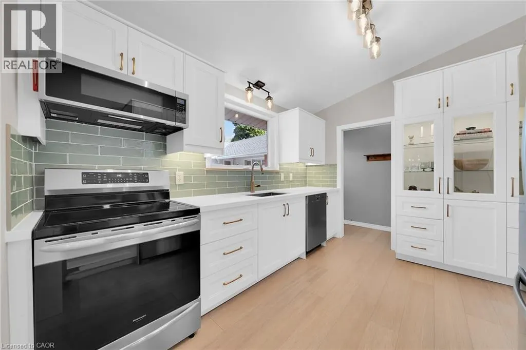 28 PLEASANT Avenue