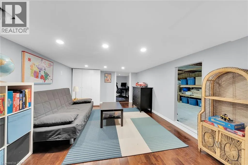 28 PLEASANT Avenue