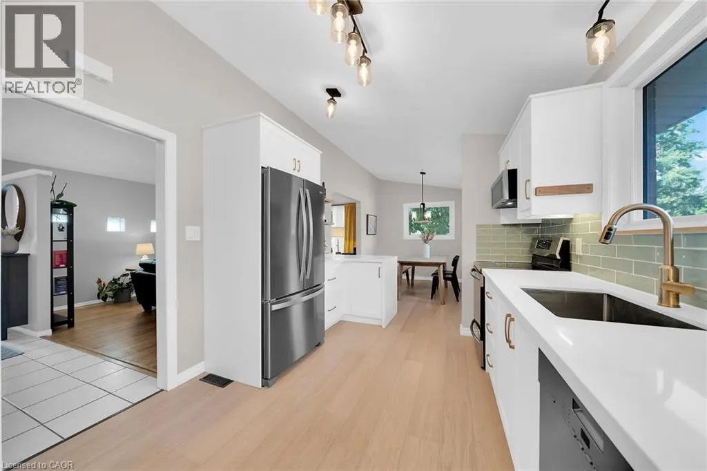 28 PLEASANT Avenue