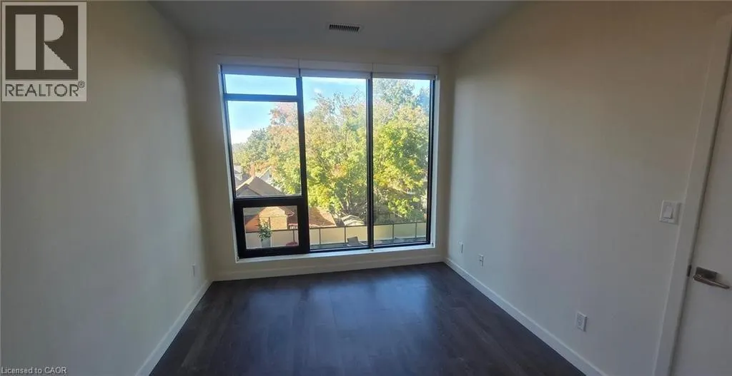 690 KING Street Unit# 221, #221