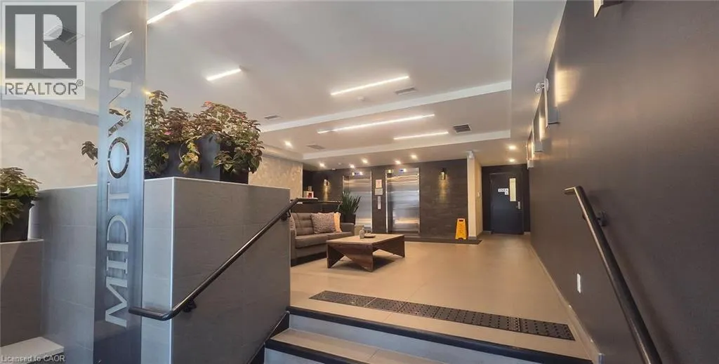 690 KING Street Unit# 221, #221