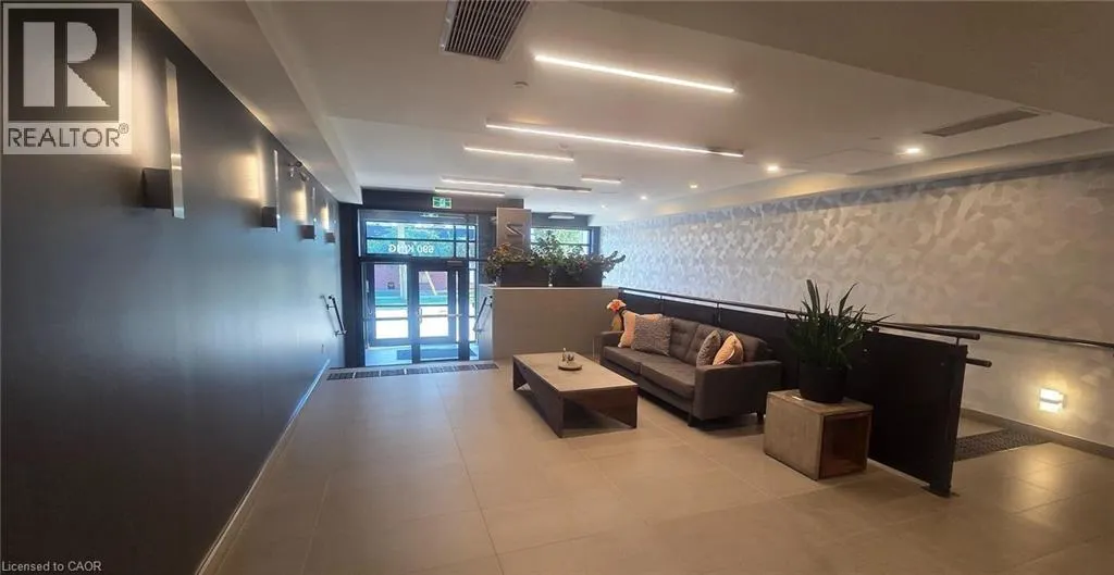 690 KING Street Unit# 221, #221