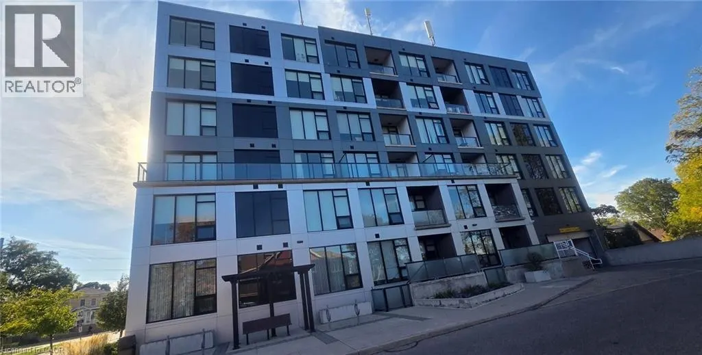 690 KING Street Unit# 221, #221