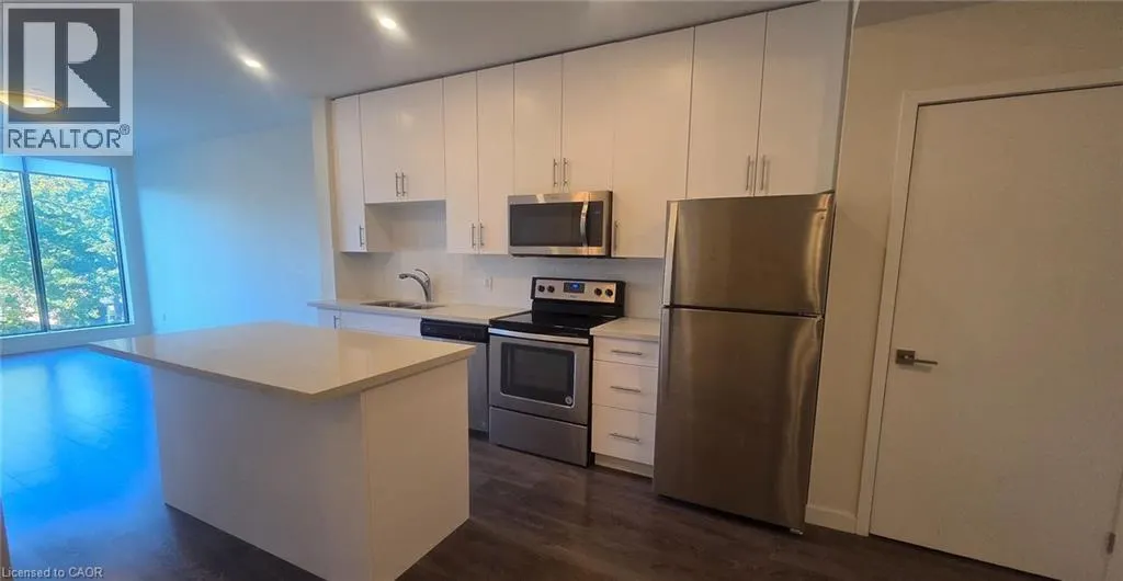 690 KING Street Unit# 221, #221
